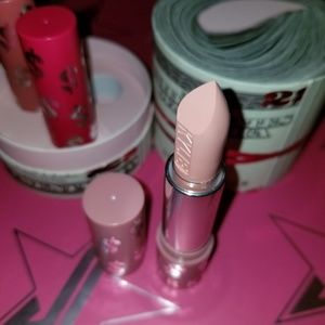 Kylie Cosmetics Makeup - 🆕️Kylie, Money Mindset, Matte Lipstick Kylie Cosmetics Makeup - 🆕️Kylie, Money Mindset, Matte Lipstick